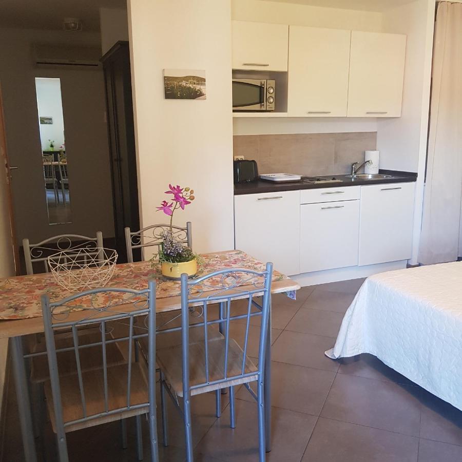 Apartmani Afrodita Сутиван Экстерьер фото